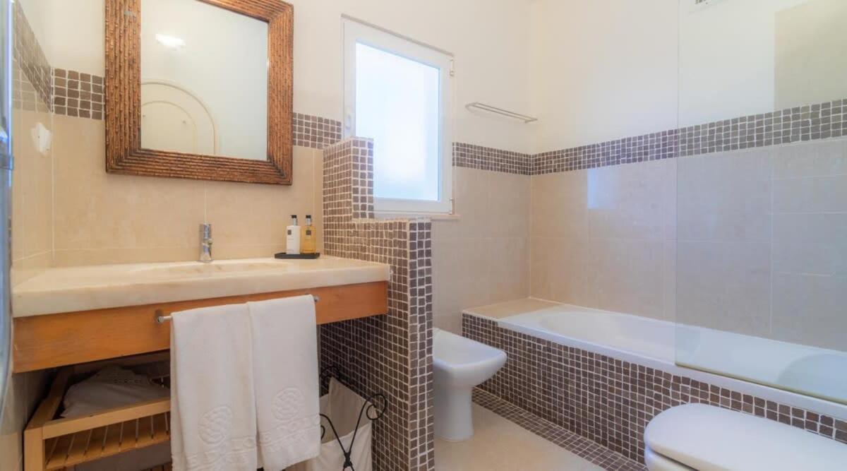 Villa Prado - Beautiful Beachfront Villa Albufeira Exterior foto