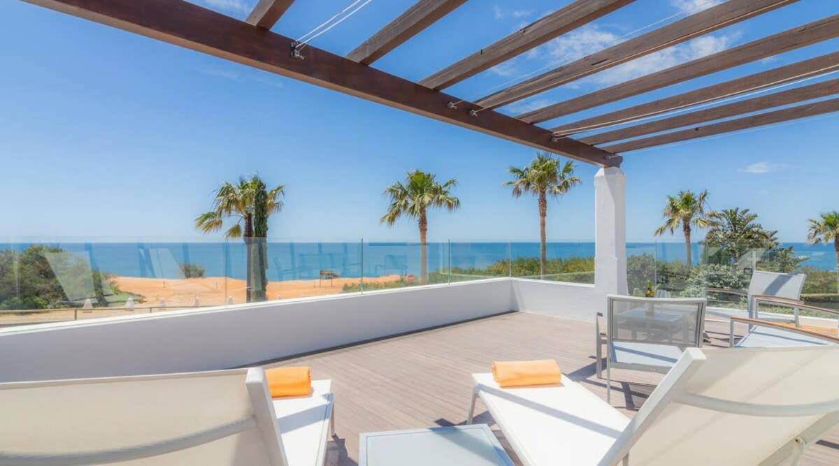 Villa Prado - Beautiful Beachfront Villa Albufeira Exterior foto